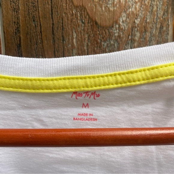 Women’s White Graphic Tee Wife of the Party Colorful Text Size Medium NWT - Picture 3 of 8